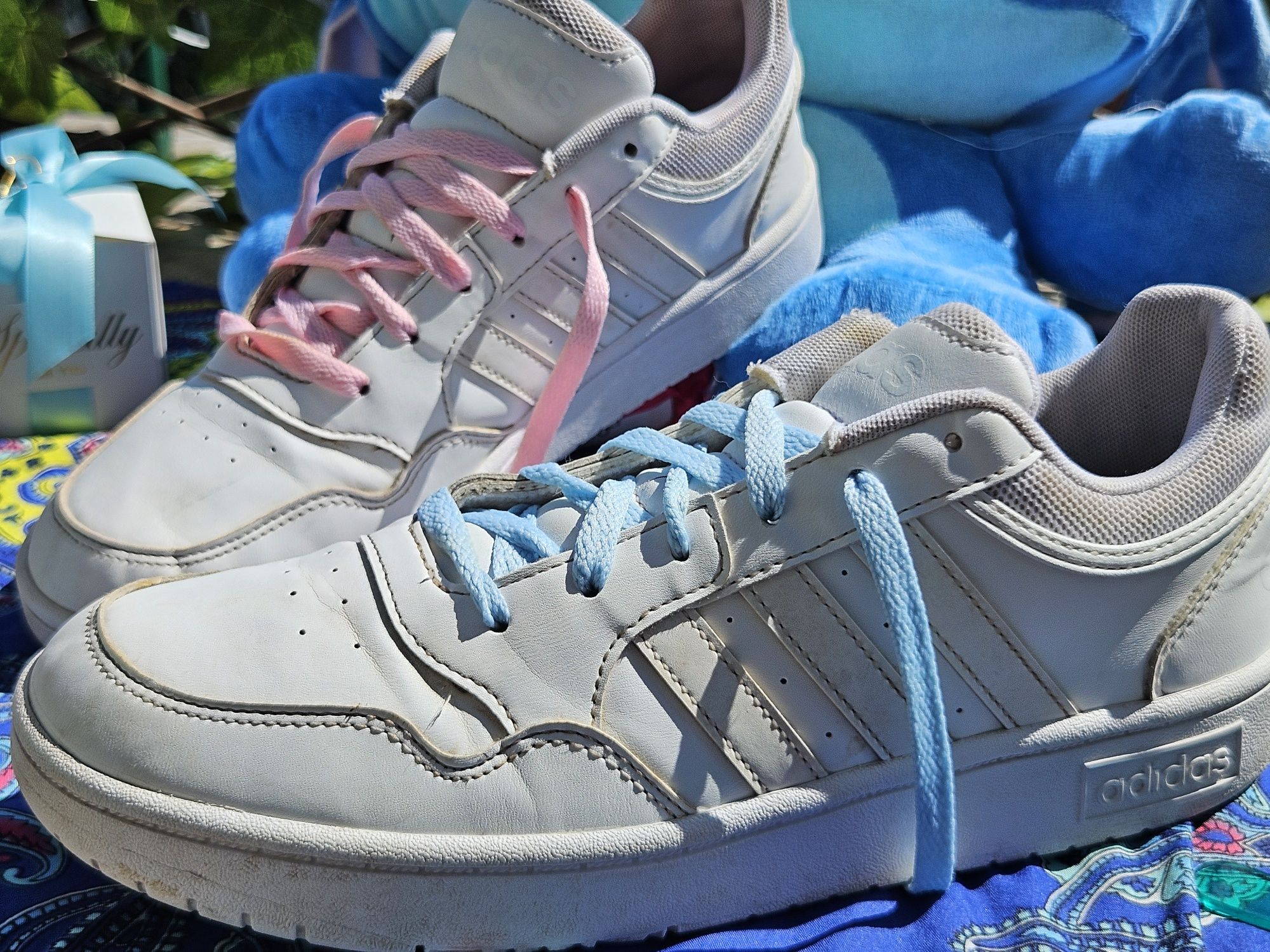 Adidas Hoops 3.0 бели кецове N40