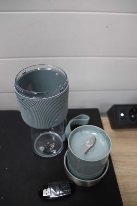 Moulinex Lightmix, Преносим блендер, Безжичен, 300мл, Мощен