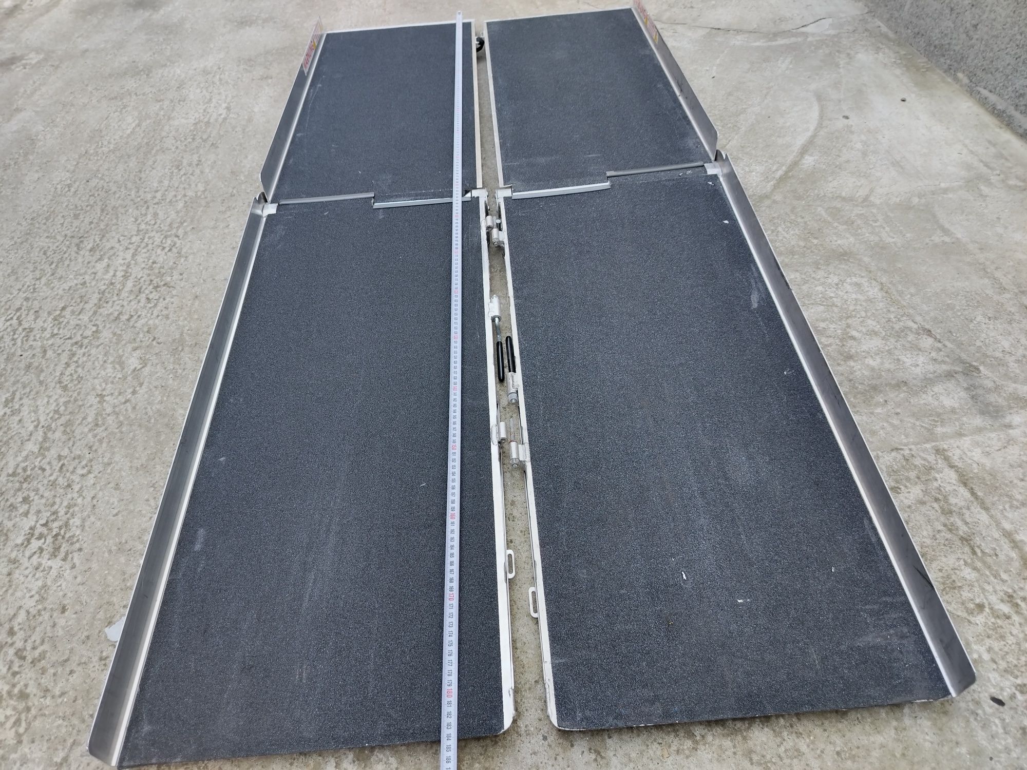 Rampe aluminiu pentru cărucior persoane cu dizabilități