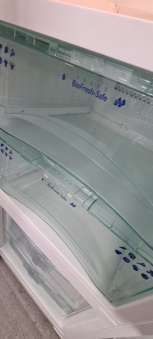 Хладилник с фризер Liebherr CBN 3656 Premium BioFresh NoFrost