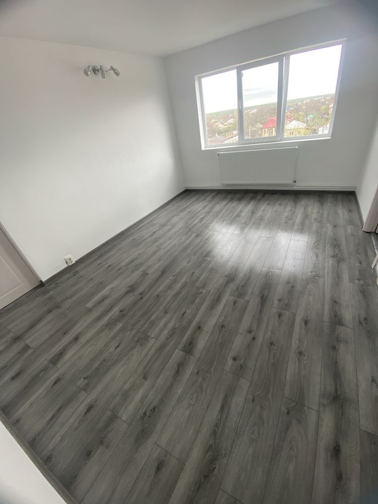 Vand apartament cu 2 camere