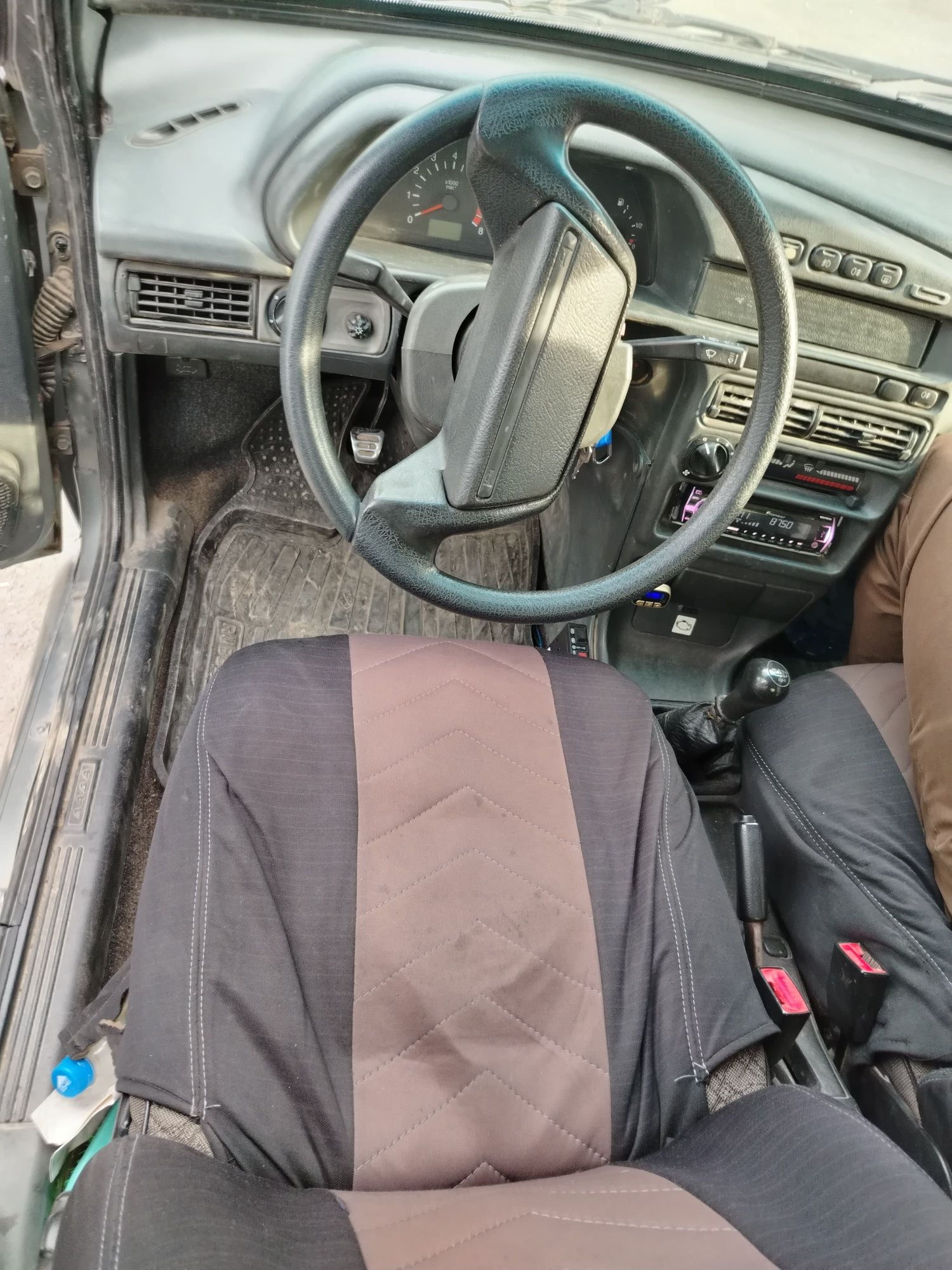 Jiguli narxida lada2115 Moshina ozgina.. qaravoshish kerak mator qilin