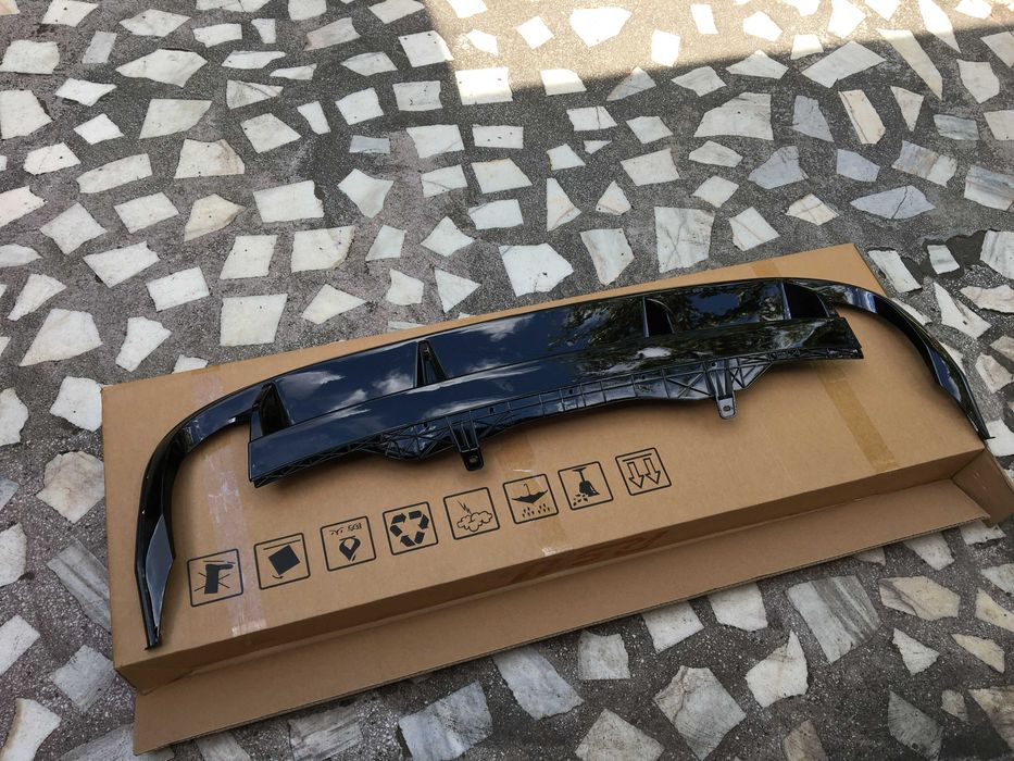 Difuzor bara spate (fusta)  model R line Volkswagen Passat CC