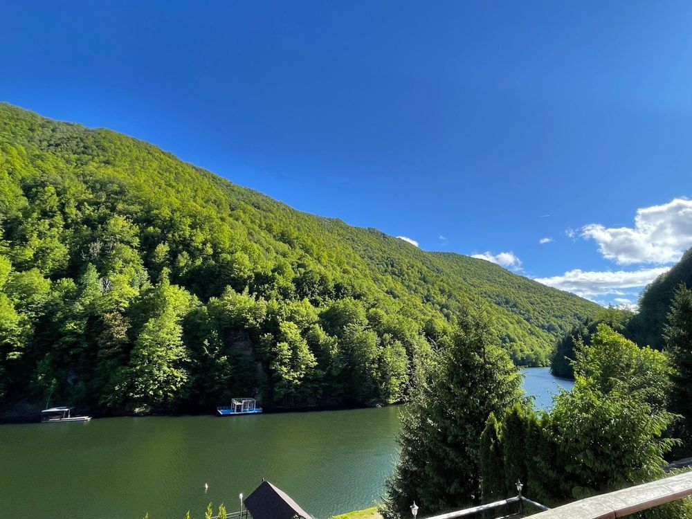 Inchiriez casa de vacanta -cabana pentru grupuri Tarnita Marisel