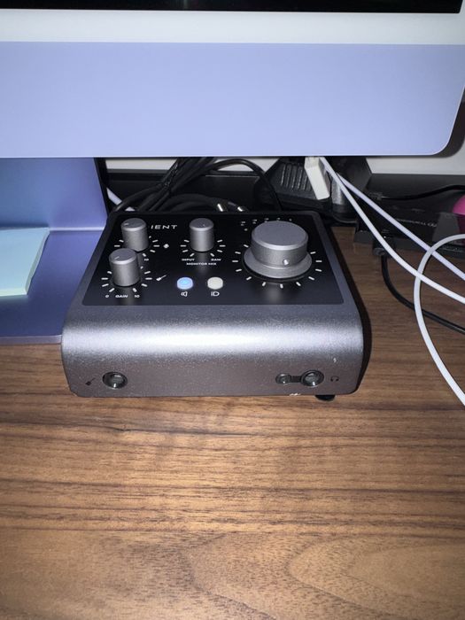 KRK Rokit 8 студийни колони монитори аудио интерфейс саунд карта