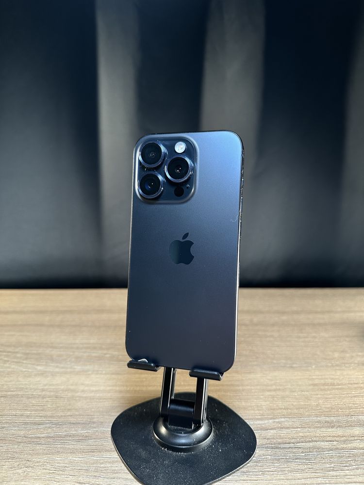 Iphone 15 pro в отличном состояний