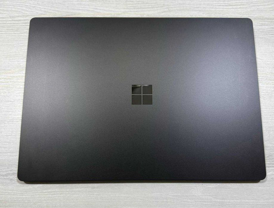 Surface Laptop 5 Black 15” 2,5K IPS I7-1265u сенсор 16GB/256GB NVMe