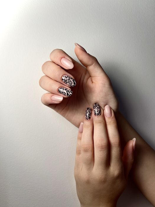 Unghii cu gel sau semi