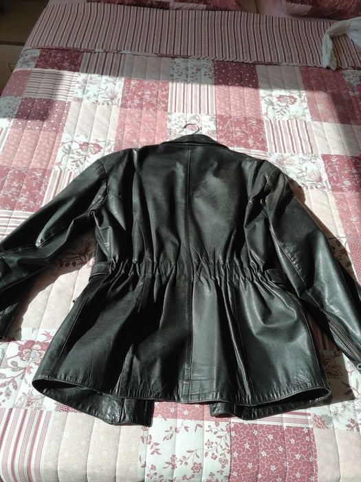 Дамско яке от естествена кожа с колан