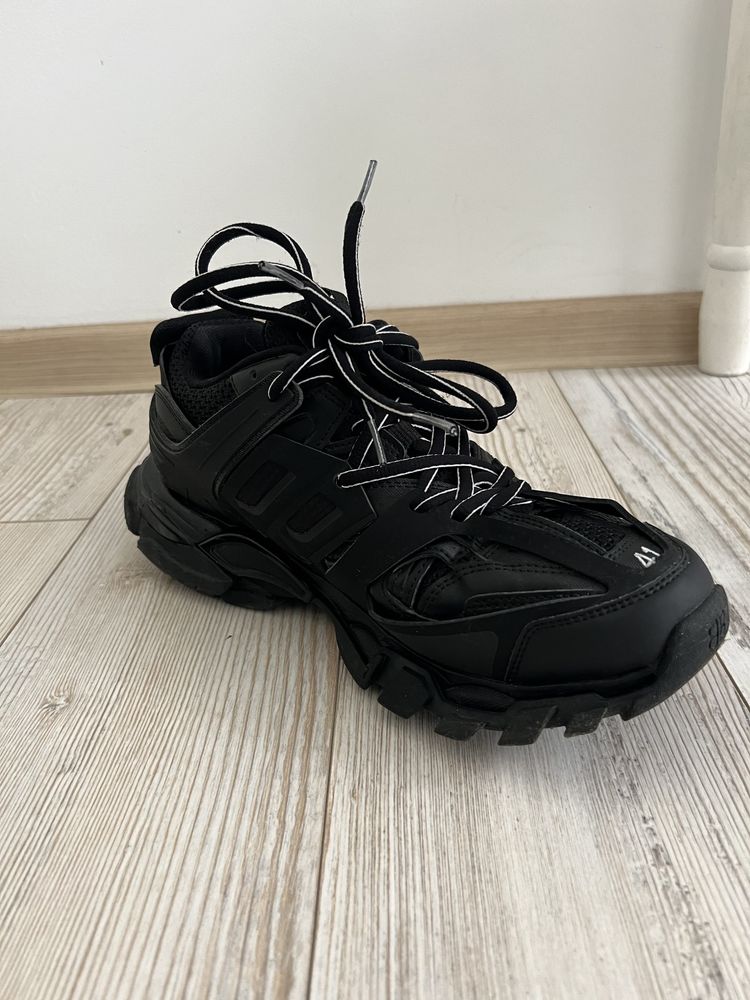 Balenciaga Track