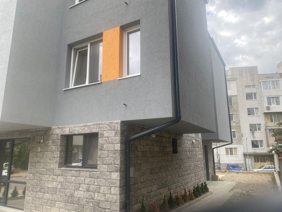 Отдавам парко място под наем гр Варна