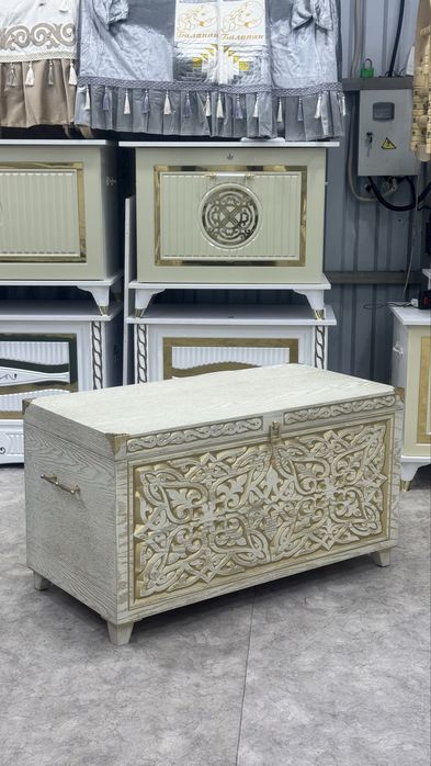 Сандык Сасына агашынан жасалган