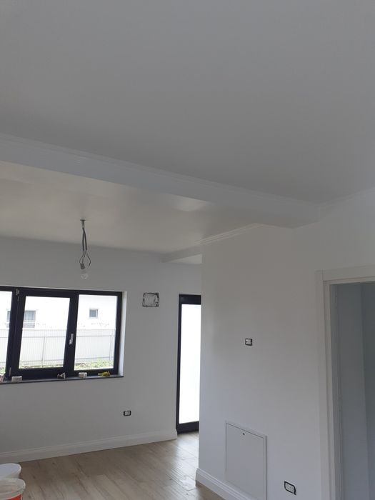 Zugrav, Amenajări interioare și exterioare de la A/Z 8