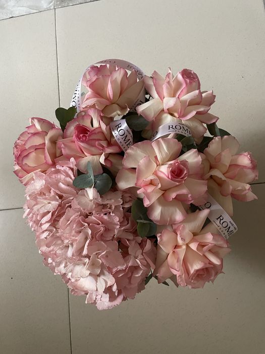 Продается цветы свежие все вопросы по WhatsApp