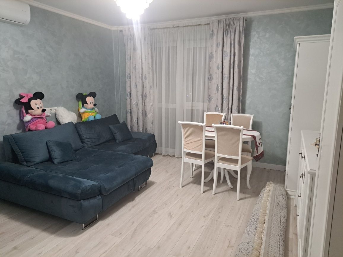 Vand apartament in bloc nou