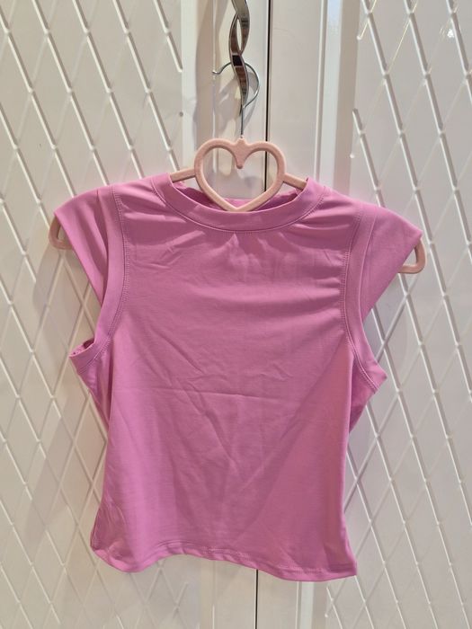 Продавам нови  блузки за спорт