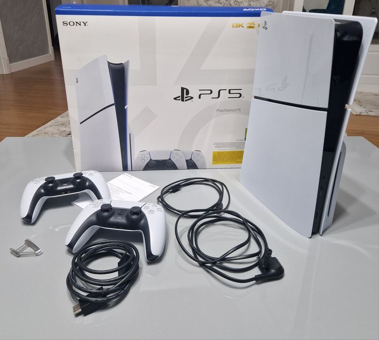 PS5 Slim 1TB-stare foarte bună,+controlere originale