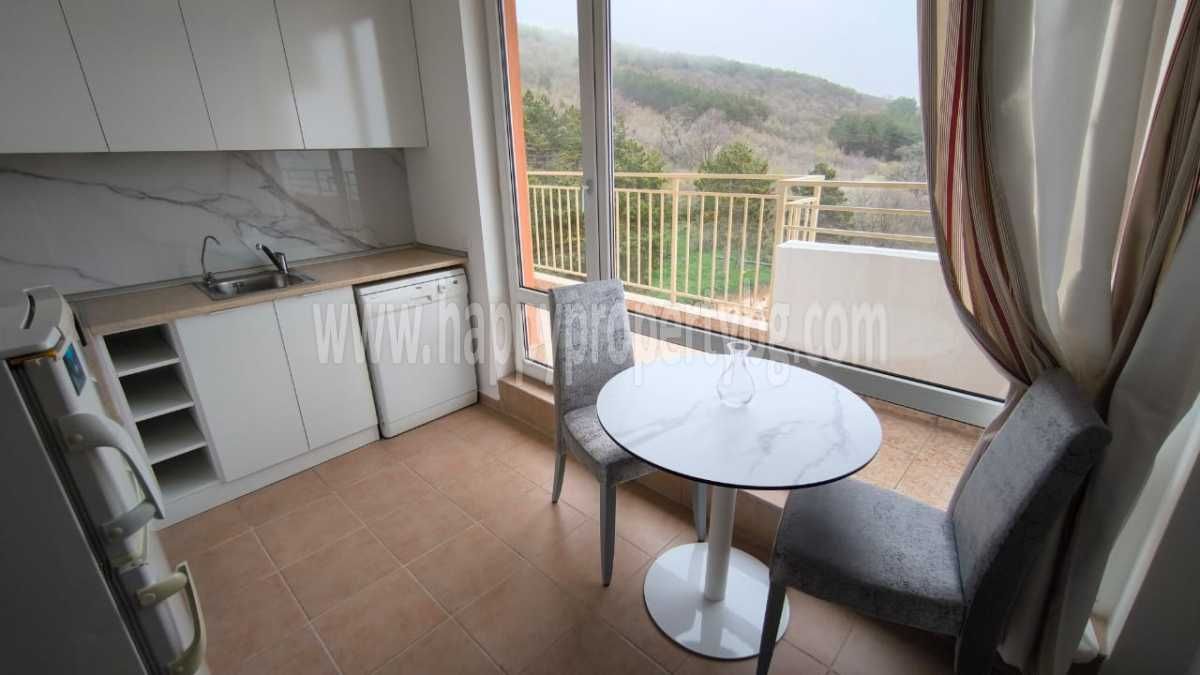 Продава се Тристаен апартамент в Свети Влас - 82 кв.м за 1147 €/кв.м - Снимка #1
