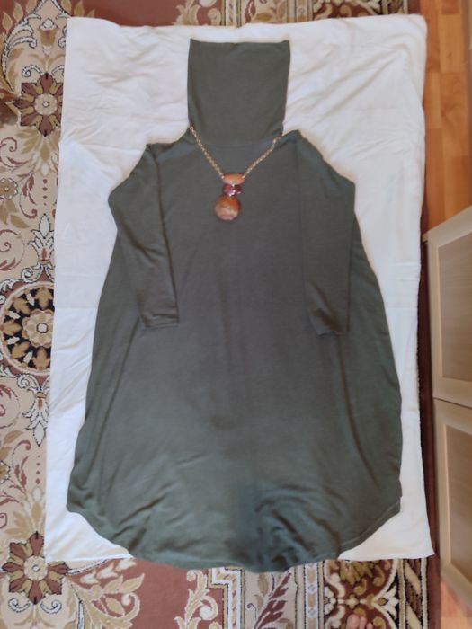 Платье трикотажное оверсайз с воротником