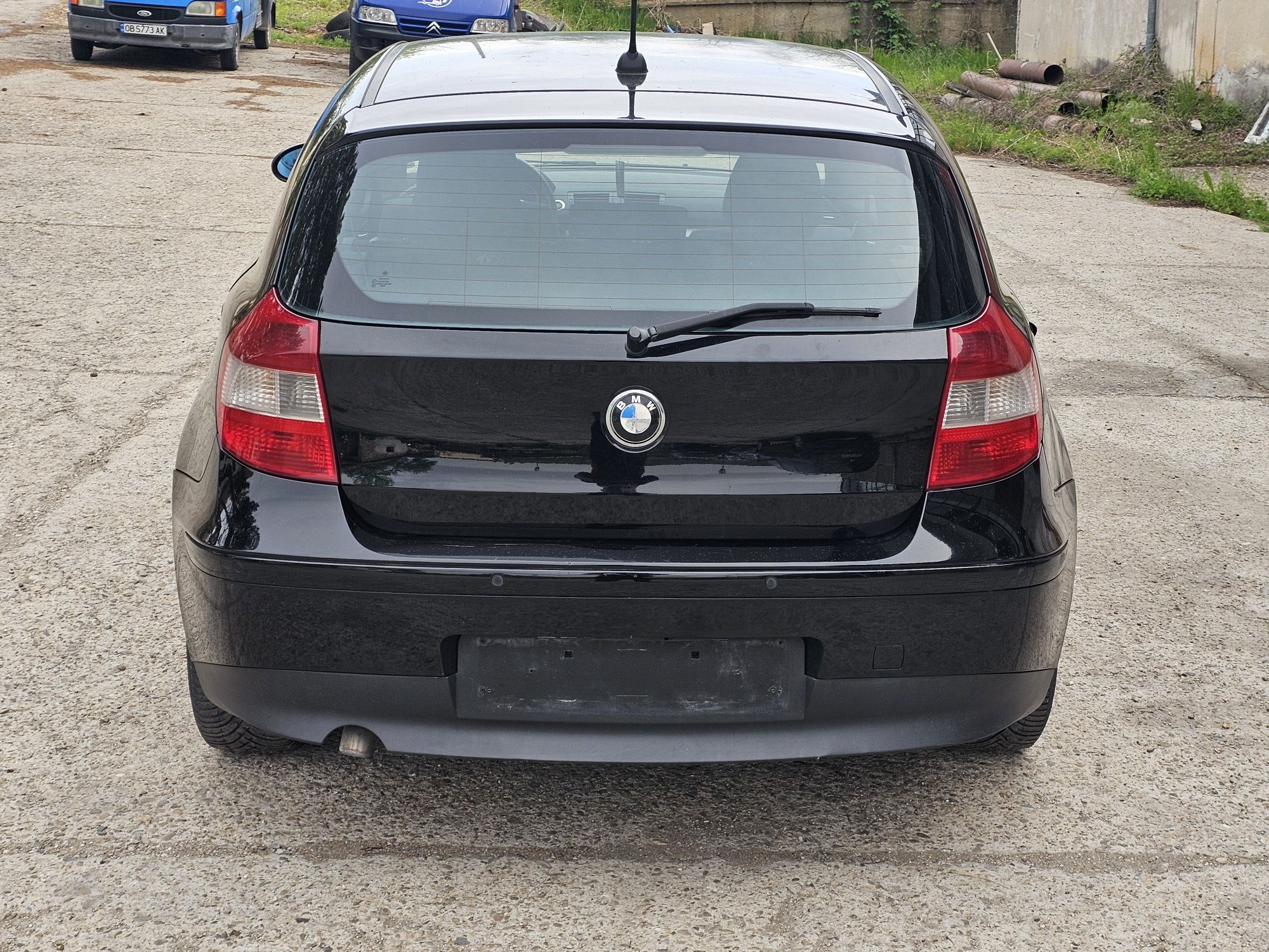 Бмв 118д 118d e87 на части 122кс фарове с лупи черен таван