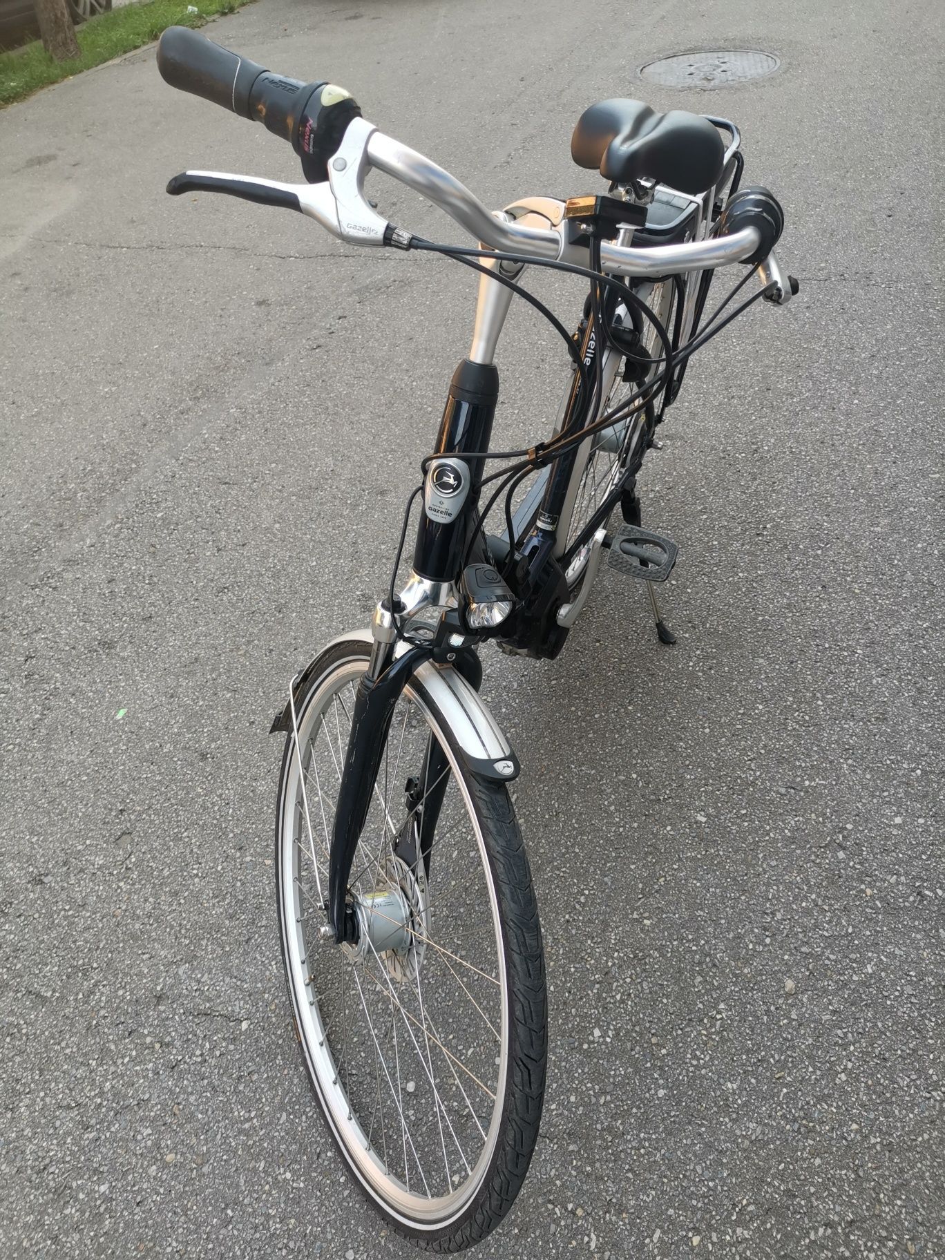 Vând bicicletă electrică gazelle orange comfort c7