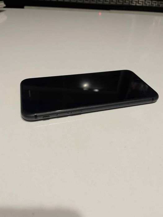 Iphone 8 64 GB Като нов