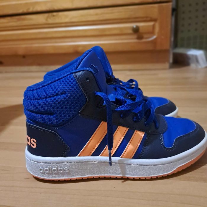 Маратонки адидас