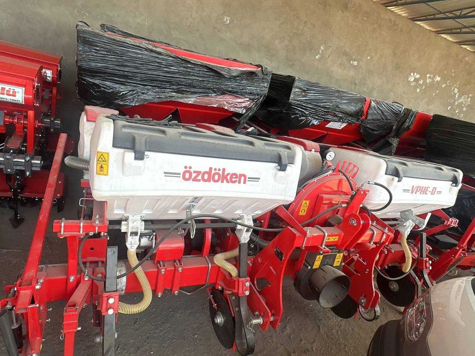 Сеялка пневматическая дисковая (6-рядная)