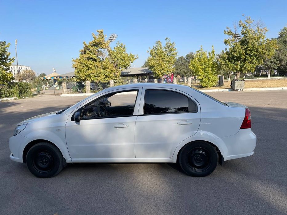 Neksiya 3, holati yaxshi, 2018-yil, 179000 probeg, kraskasi bor