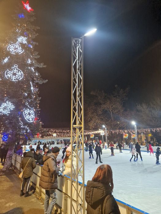 Patinoar de Vanzare!Patinoar 600mp,Complet de vanzare!Inchiriere!