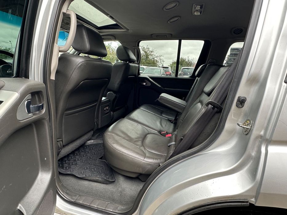 Nissan Pathfinder Nissan Pathfinder 2007 •7Locuri• Piele AUTOMAT