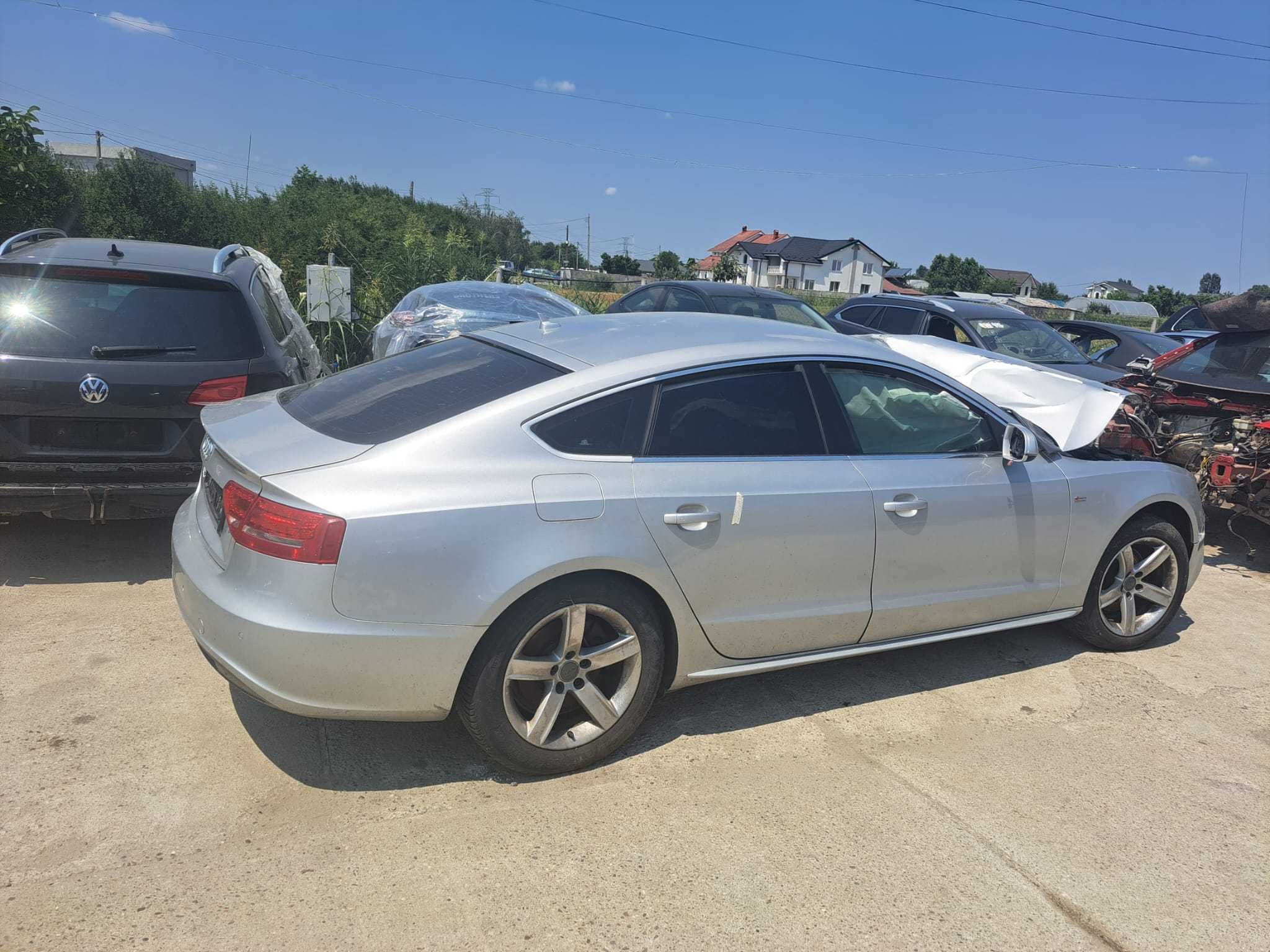 Dezmembrez Audi A5 2.0 TDI CAHA 170 cai Cutie Manuala an 2010