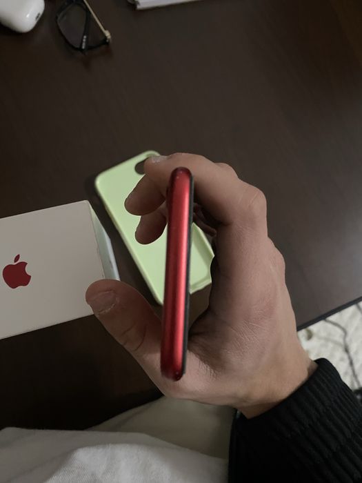 Vând Iphone SE 2020 ca nou 64Gb Neverlocked