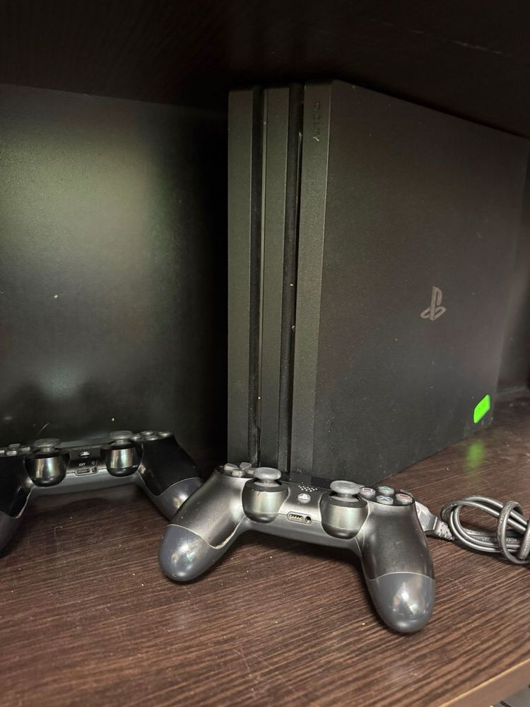 Playstation 4 pro 2 джойстика
