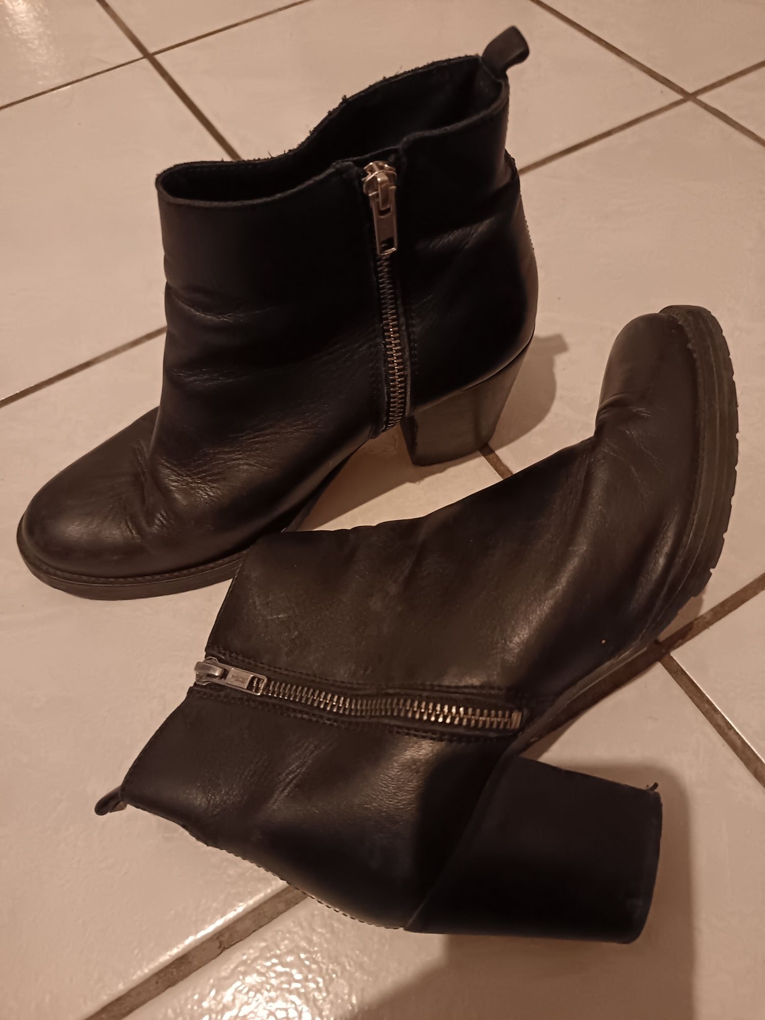 Vând ghete piele 39