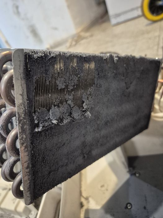 Reparăm.Curățăm și Igienizăm Uscător de Rufe