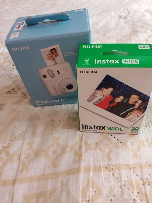 Фотоапарат за моментни снимки с включен консуматив