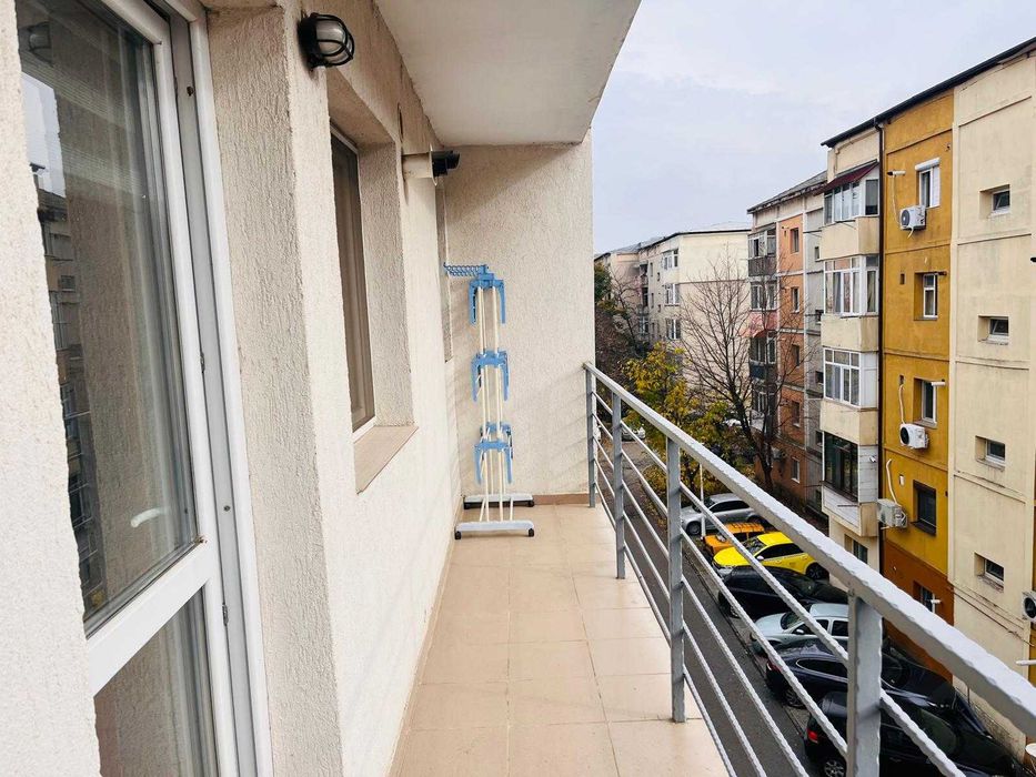 Apartament modern si primitor 2 camere bloc nou - 1 Mai, zona Sara
