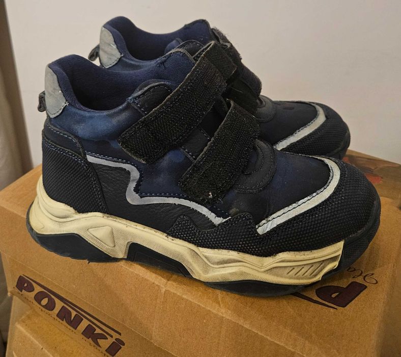 Боти за момче и сандали, номер 29