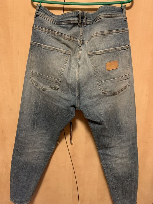 Vand blugi marca ZARA