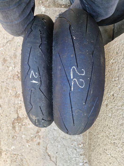 Vand cauciucuri moto Pirelli, Dunlop,Bridgestone, Metzeler,Michelin.