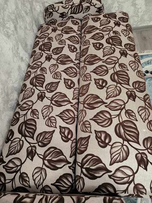 Отдам диван и два кресла