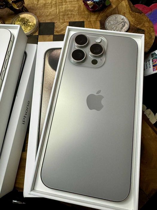 V/S Iphone 15 pro max 256gb natural titanium 88%