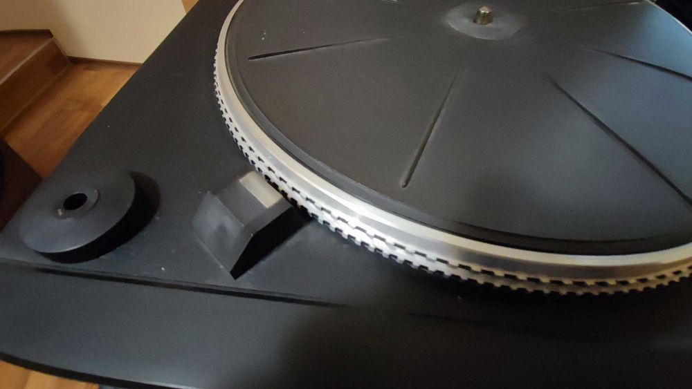 Продавам грамофон