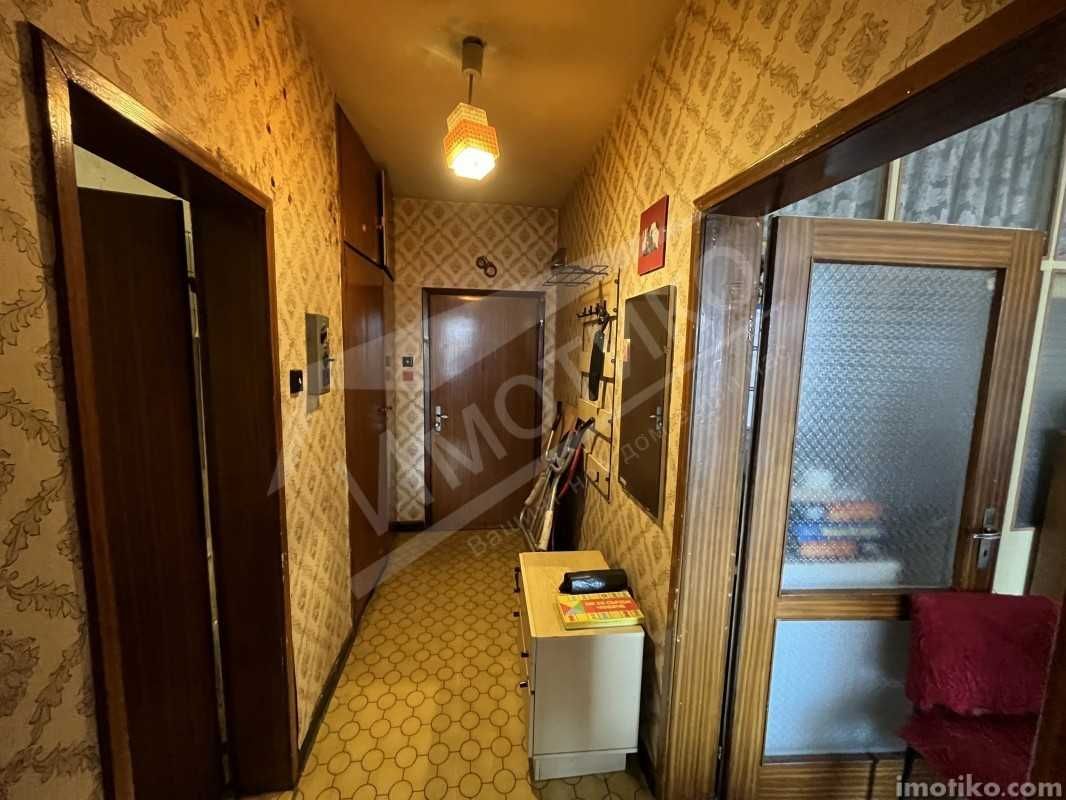 Двустаен в ж.к. Толстой