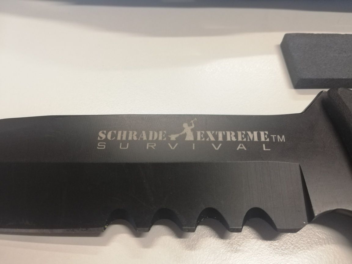 Нож за обезкостяване, Тактически/боен нож на марката Schrade