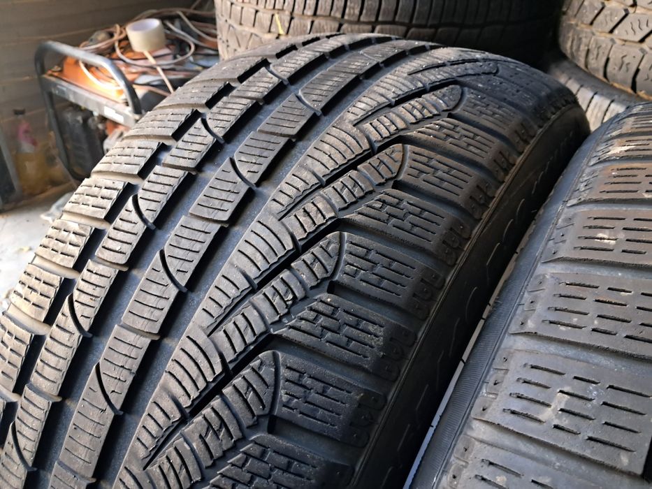 Anvelope second iarna 255 40 R20 Pirelli