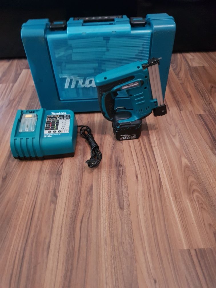 Makita BST 220 Capsator cu acumulator  18 v ca NOU