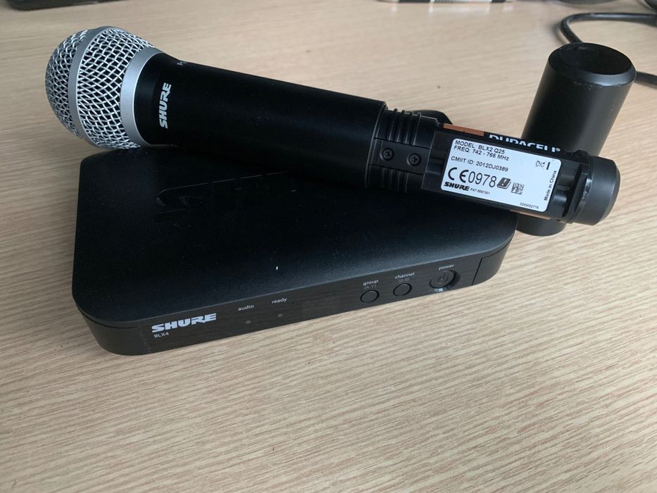 Безжичен микрофон SHURE SM-58 BLX4