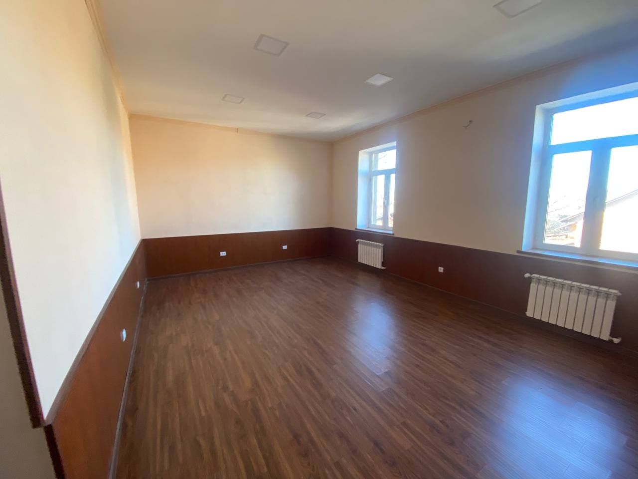 Офисы от 22м² 25м² 35м²караташ дружба народов внутри махали с юр адрес